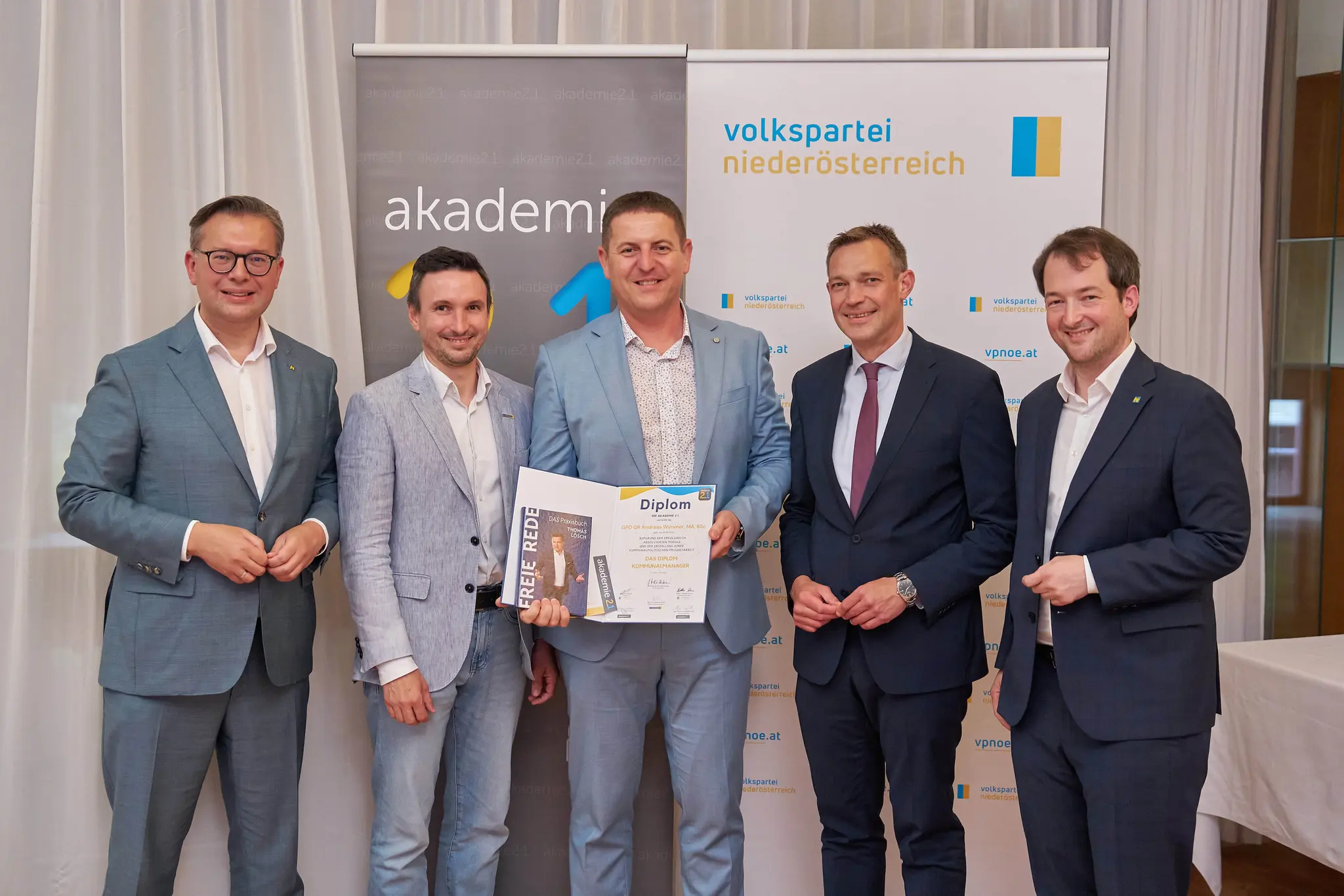 Gratulationen für "schwarzen Häuptling" in Wolfpassing