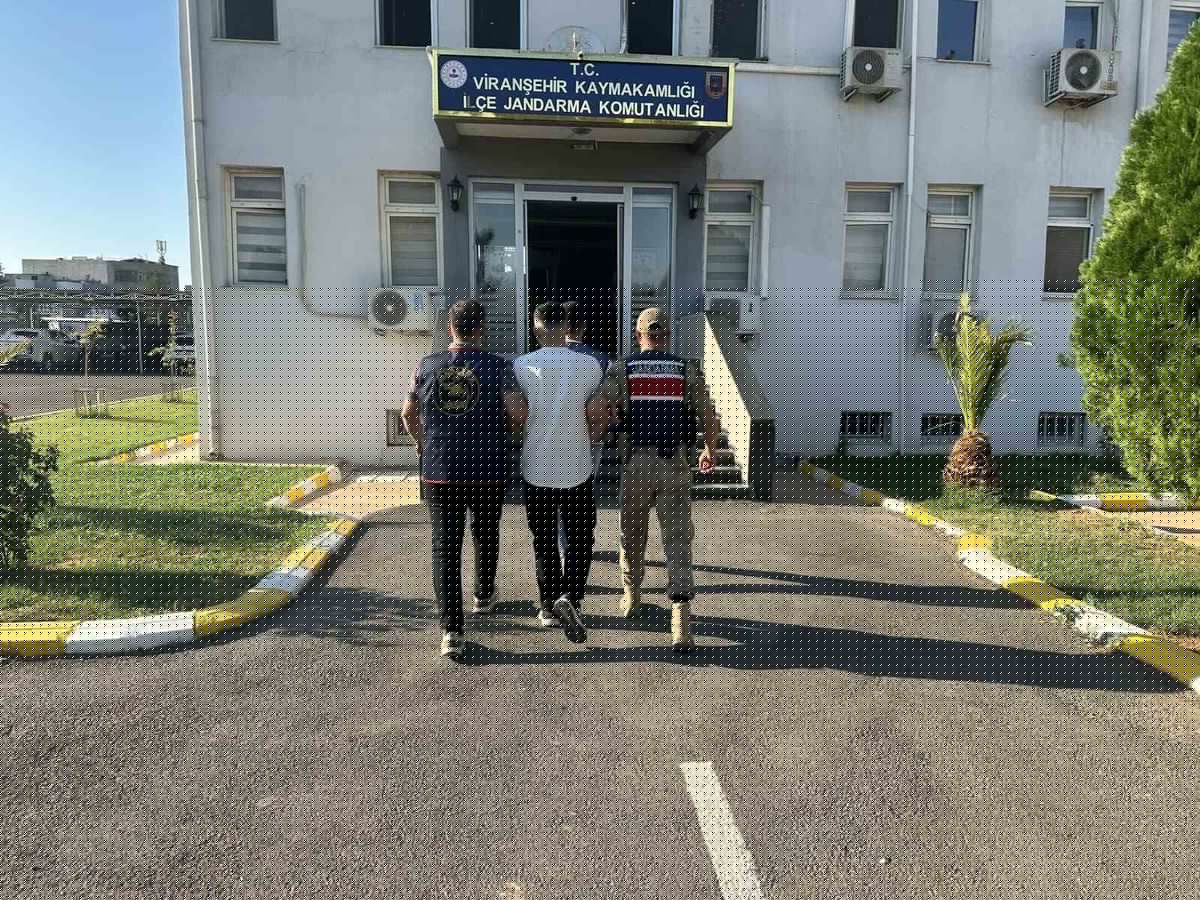 Uyuşturucu suçundan 15 yıl 6 ay kesinleşmiş cezası olan hükümlü Viranşehir'de yakalandı