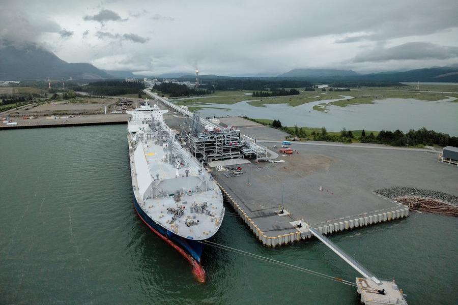 Fuel oil demand defies forecasts due to Red Sea disruptions and shadow fleet expansion