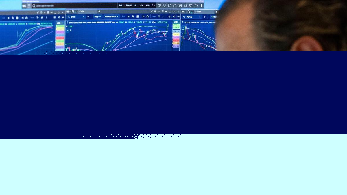 Wall St mixed as tech weakness offsets broader gains
