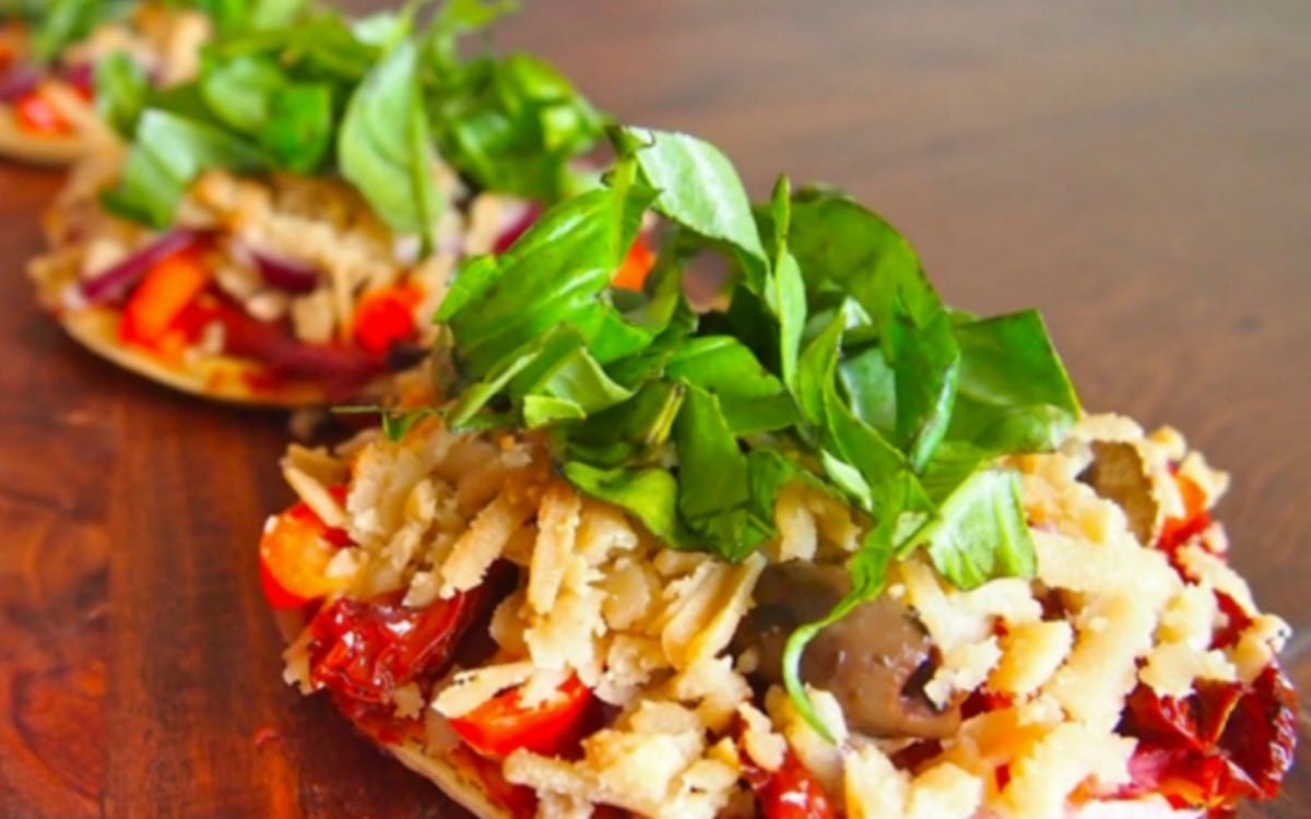 15 Incredible Fresh Veggie Pizzas to Make This Summer