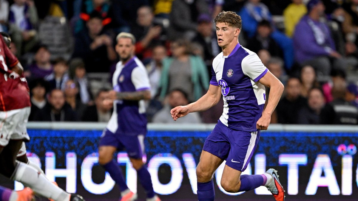 MERCATO TFC : combien vaut Charlie Cresswell, le très courtisé défenseur toulousain