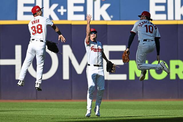 Guardians pop in 8th inning, beat Tigers to force Game 3