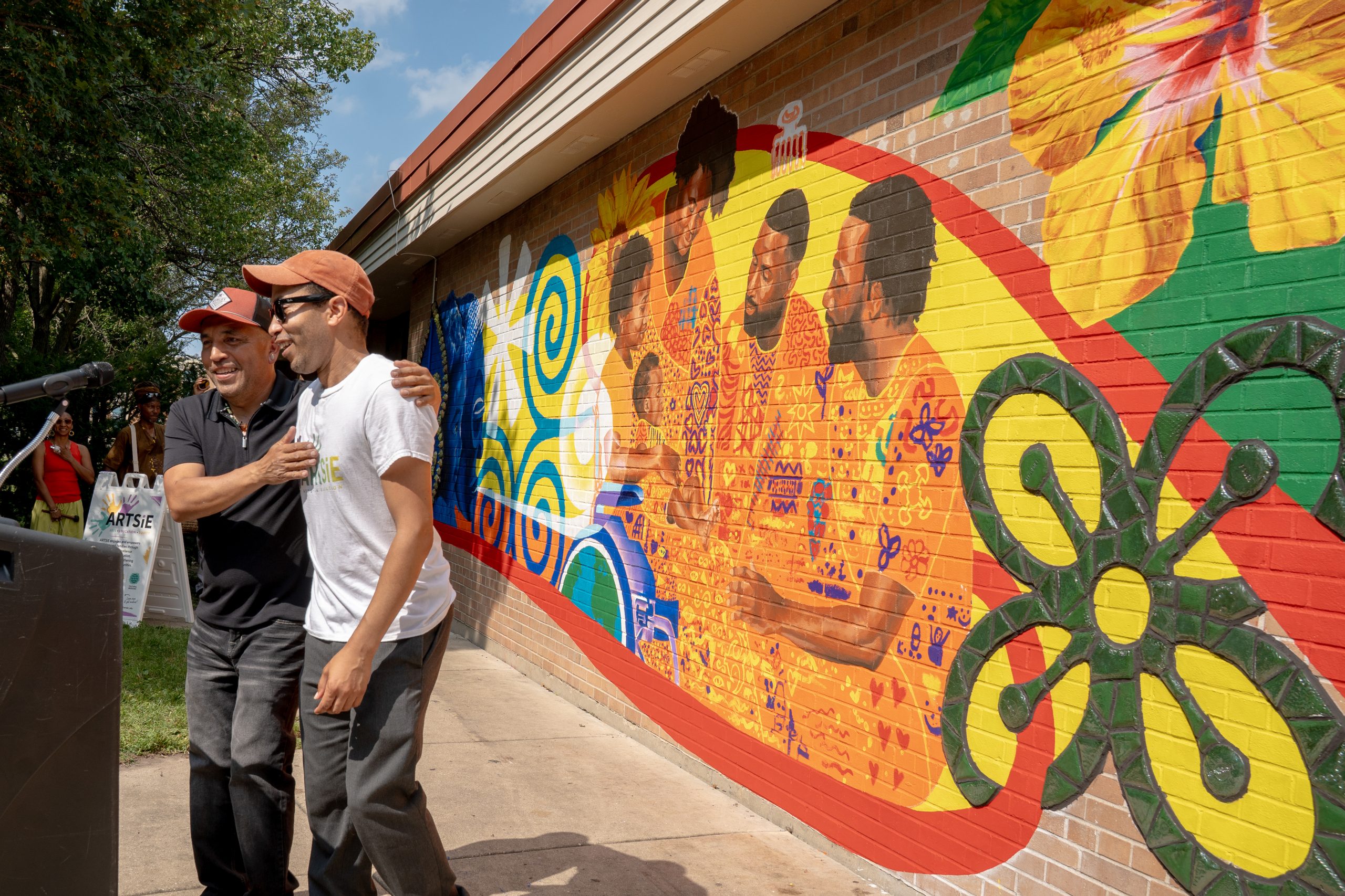 New mural celebrates the Fifth Ward through art