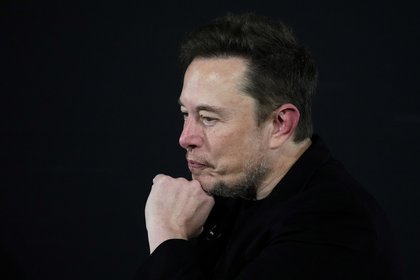 Probleme în calea bonusului de 1.000 mld. dolari al lui Elon Musk: Profitul Tesla s-a prabuşit în T4 cu 61%, fiind cel mai dificil an pentru producătorul auto de când a devenit profitabil acum şase ani. Acţiunile cresc după anunţarea rezultatelor
