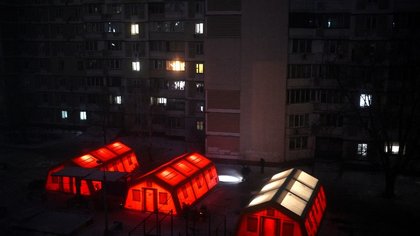 VIŠE OD POLA MILIONA LJUDI U MRAKU! Totalni kolaps u Kijevu nakon ruskih granatiranja