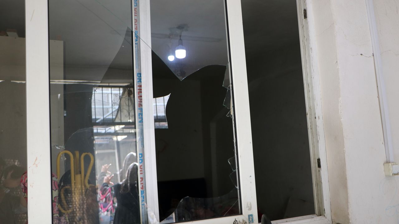 Boşanma aşamasındaki eşi evdeki eşyaları kırıp, darbetti; 'Benim ve çocuklarımın can güvenliği yok'