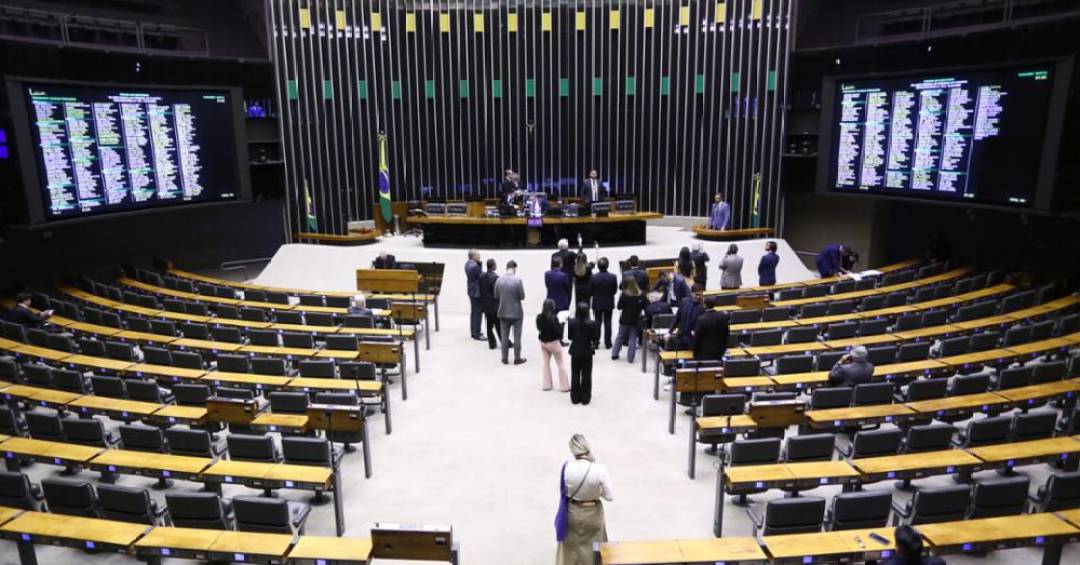 Câmara vota pacotão de requerimentos de urgência que mira PCC e CV