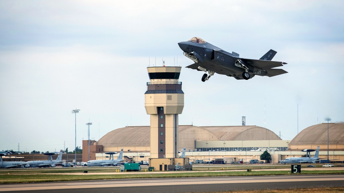 Shortage of military air traffic controllers impacts safety, mission, watchdog says