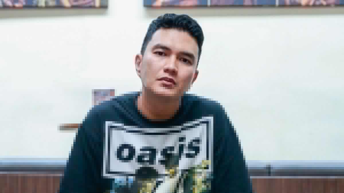 Aldi Taher Minta Maaf Usai Tiba-tiba Naik Panggung dan Peluk Vokalis JET