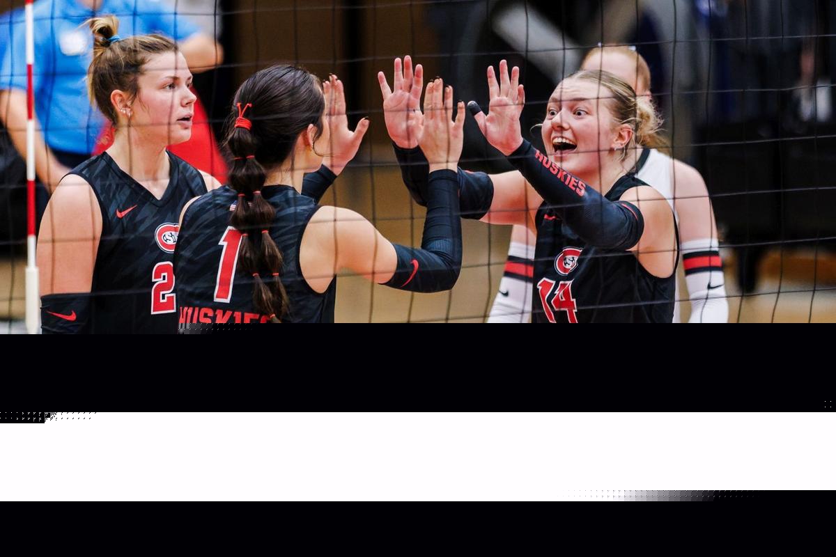 St. Cloud State Volleyball Picked Third In NSIC Preseason Poll