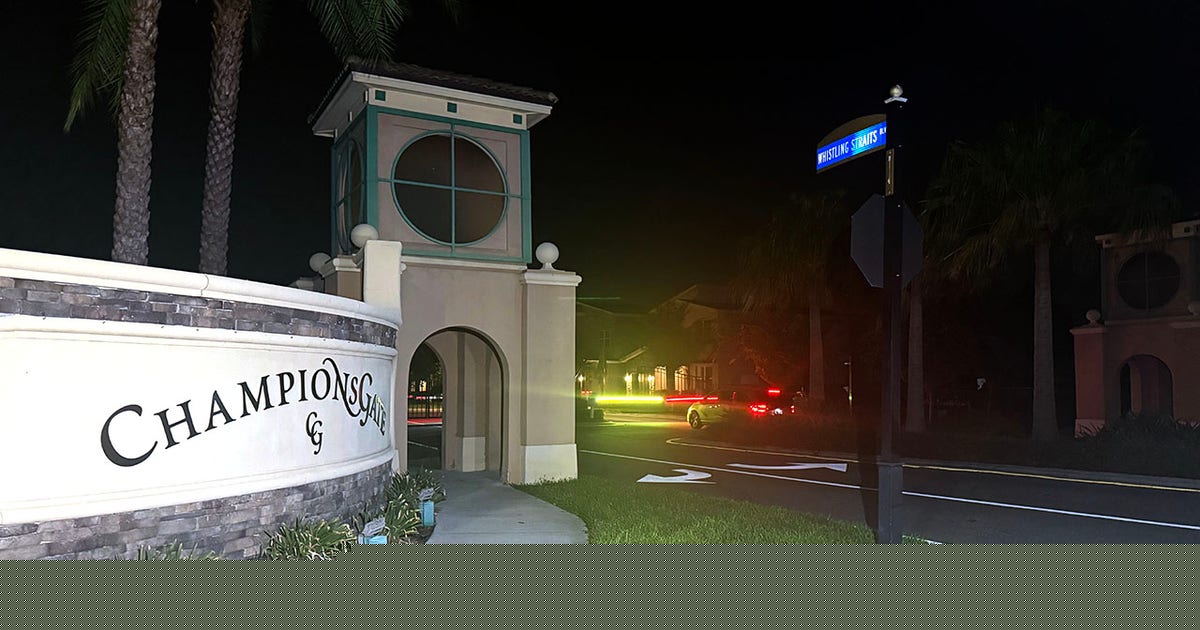 Florida boy, 5, dies after found unconscious at bottom of vacation home pool: Deputies