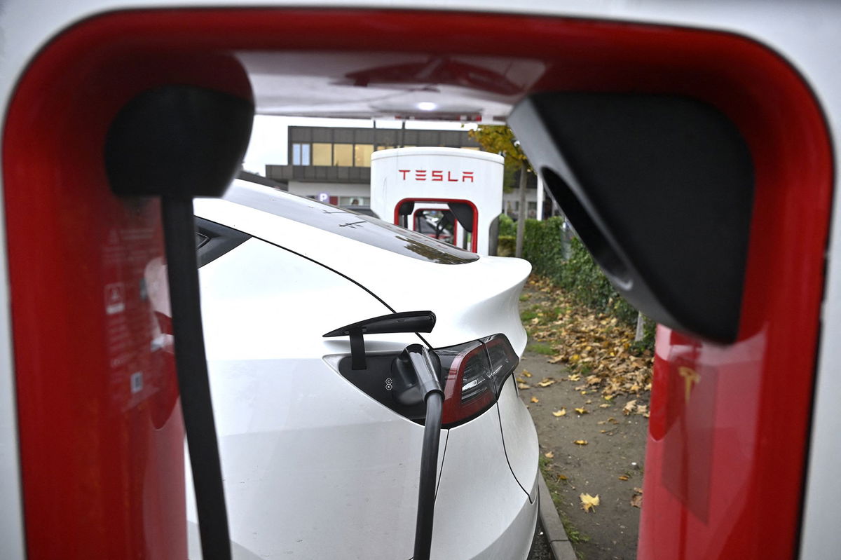 Tesla scraps Model S and Model X to build robots