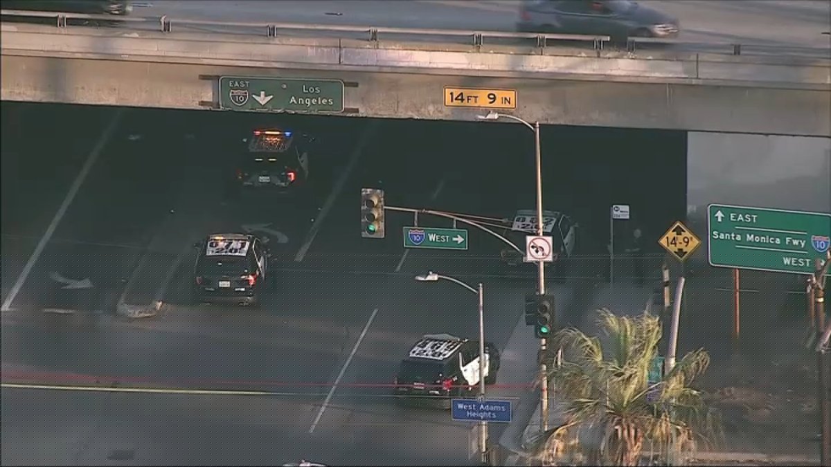 LAPD shoots, kills man allegedly swinging baseball bat at cars in South LA