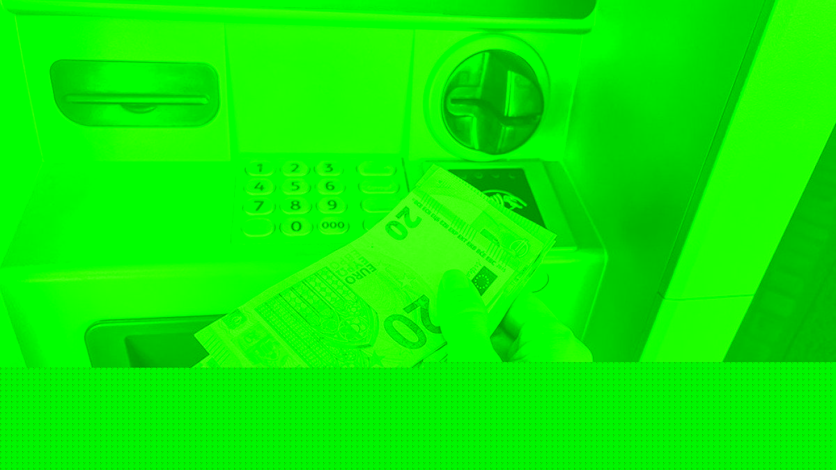 Spending while you’re abroad: What you need to know
