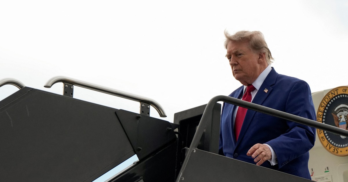Służby bały się irańskiego zamachu, Trump uciekał z samolotu w furgonetce z jedzeniem. "Przerażające"