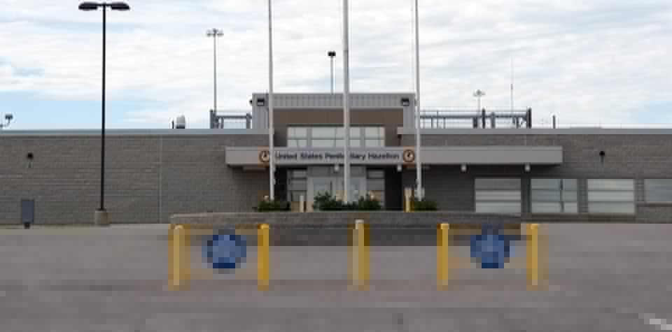 South Carolina woman, inmate indicted in FCI Hazelton attempted trafficking case