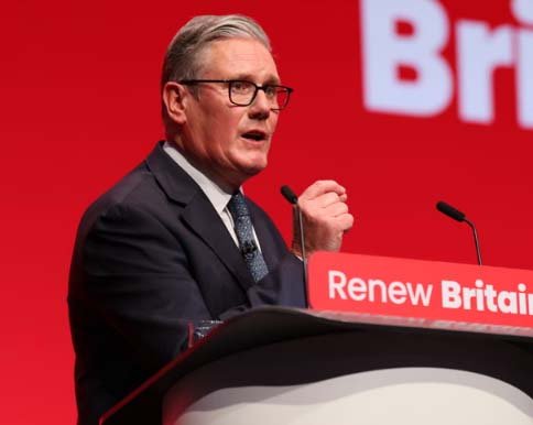 Starmer to rethink human rights law to tackle ‘Farage boats’