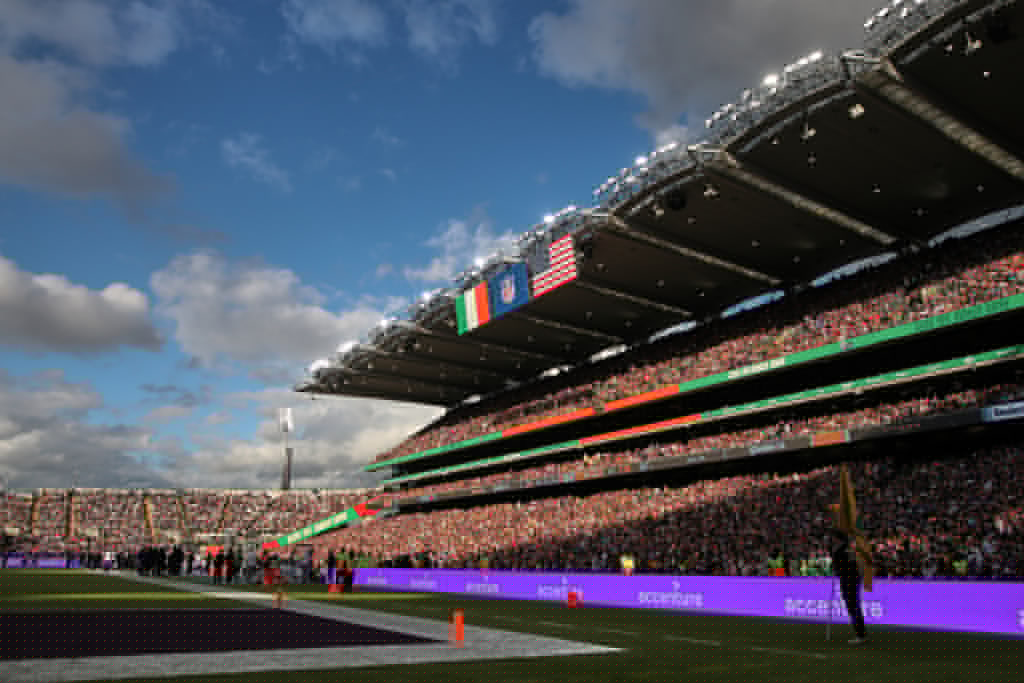 Photos: Vikings vs. Steelers in Dublin