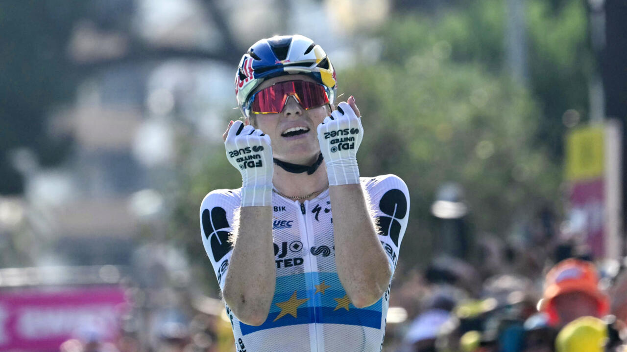 Tour de France: Vollering domine Niewiadoma à Nice et endosse le maillot jaune