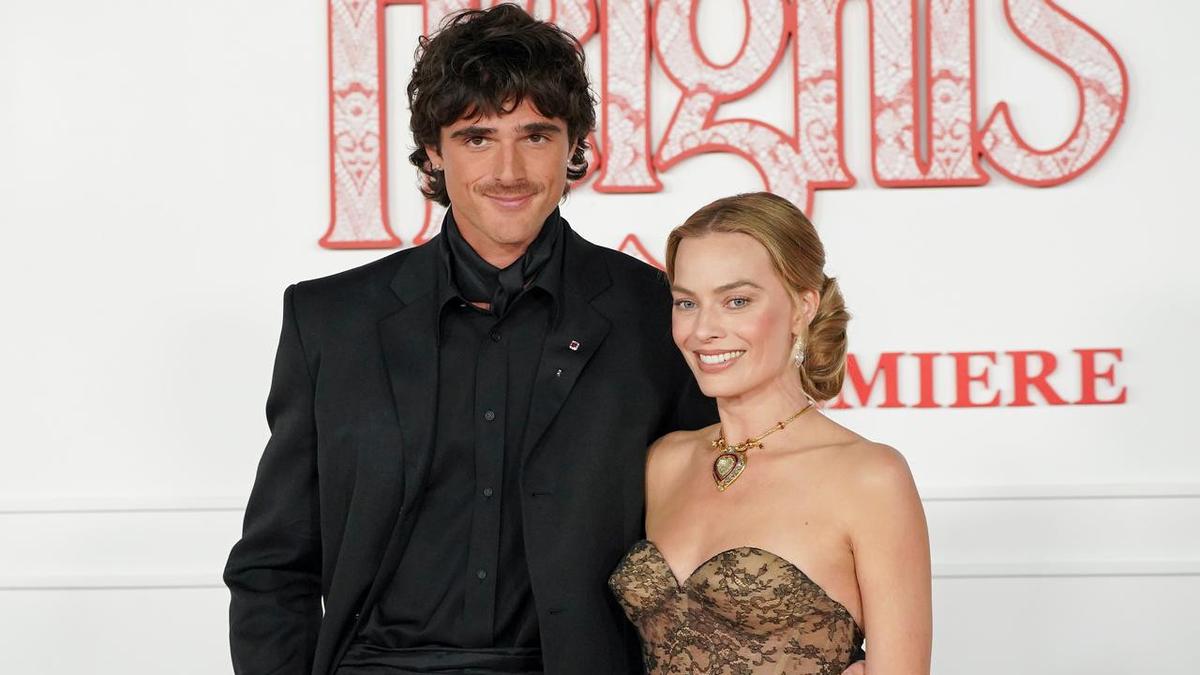 Margot Robbie shines at Wuthering Heights premiere