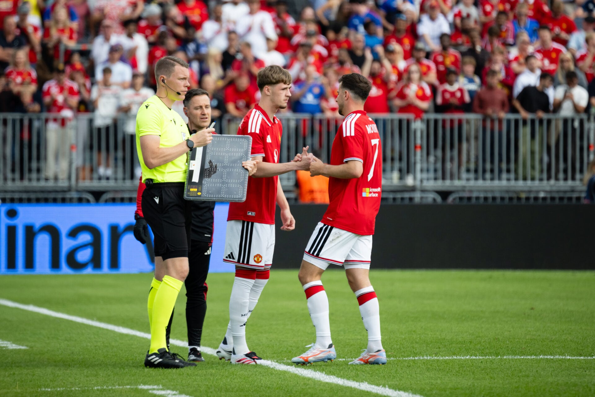 Mason Mount’s injury is perfect reason for Man Utd to sign third midfielder who plays like Carrick
