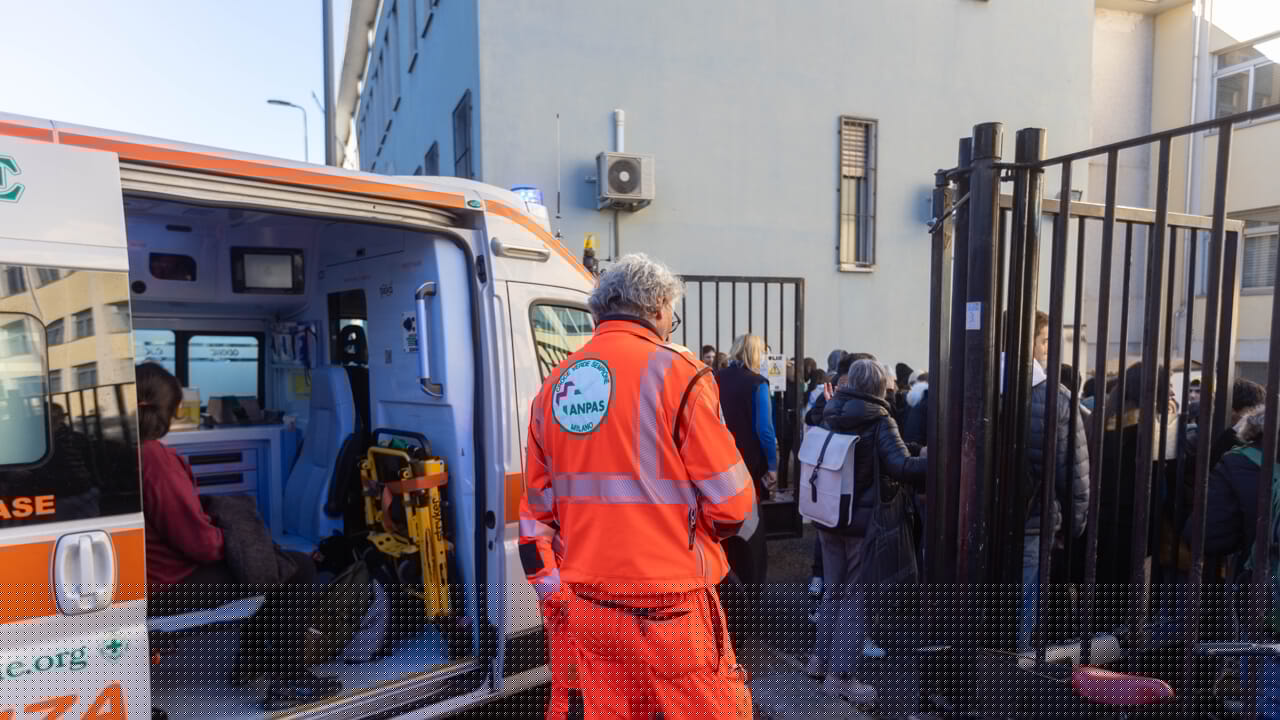 Colpito da un sasso mentre gioca all'asilo: il Comune di Milano risarcirà il bambino con 5mila euro
