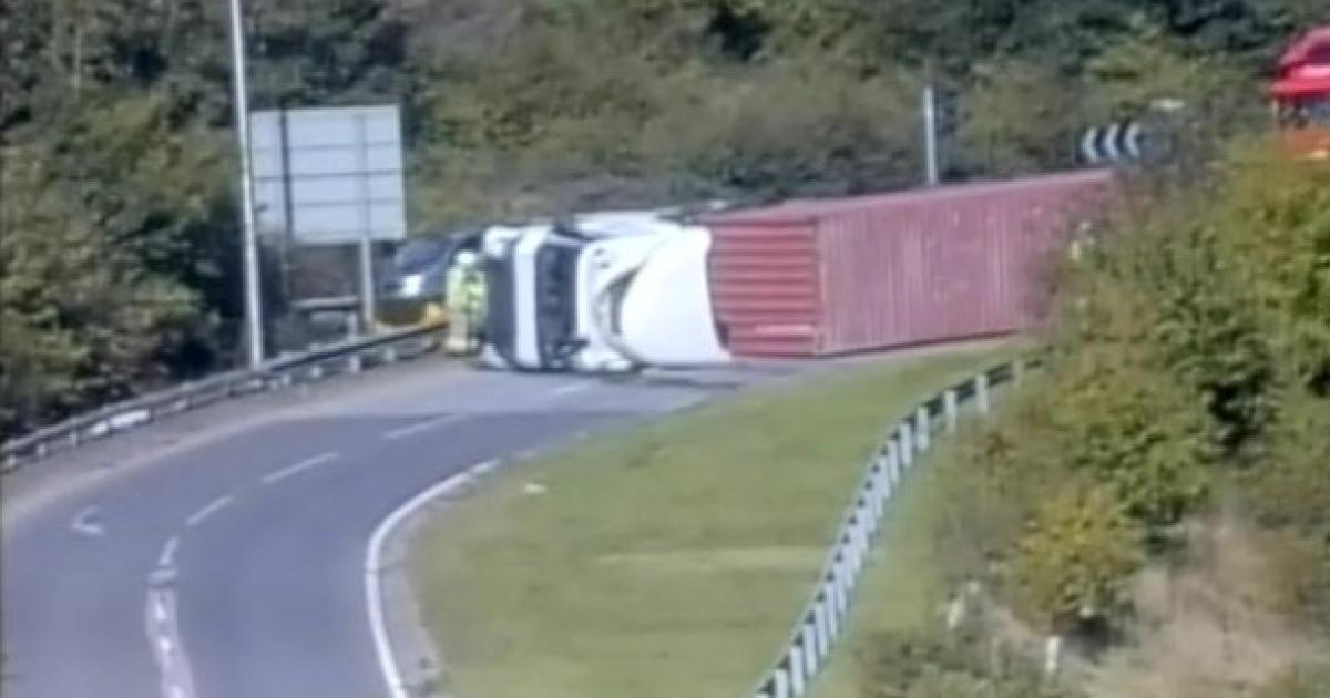 Overturned lorry causing major disruption at major Essex junction