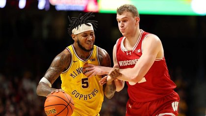 Wisconsin hit with sudden injury scare as Aleksas Bieliauskas exits vs. Minnesota