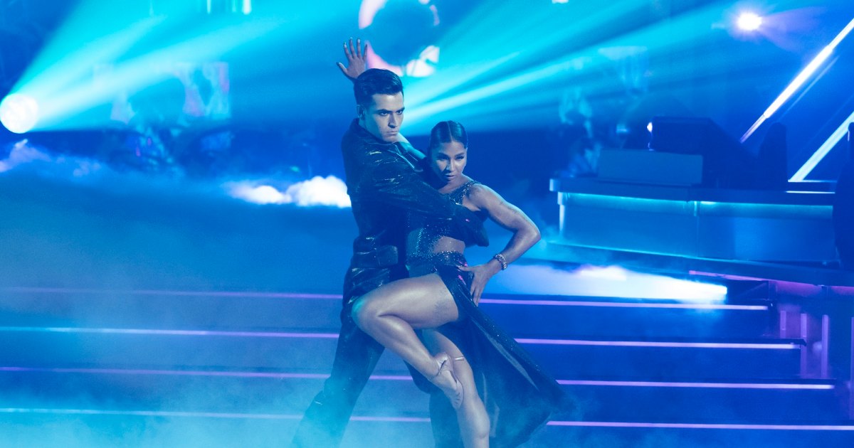 DWTS' Ezra Jokes He Needs to Bend ‘Twinky Legs’ to Match Jordan's Height