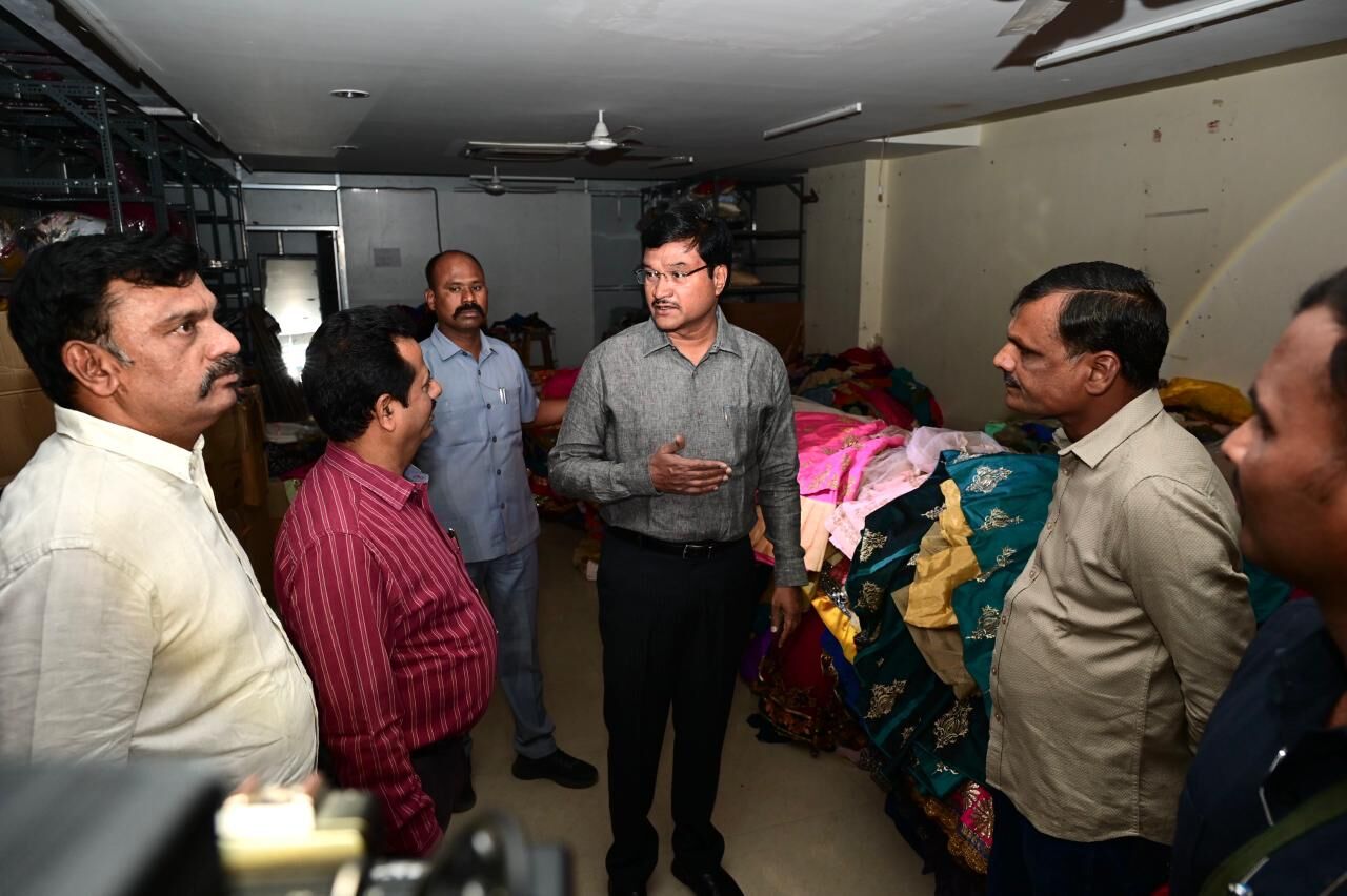 HYDRAA seals Neeru’s Jubilee Hills outlet, Nampally furniture store over fire safety lapses