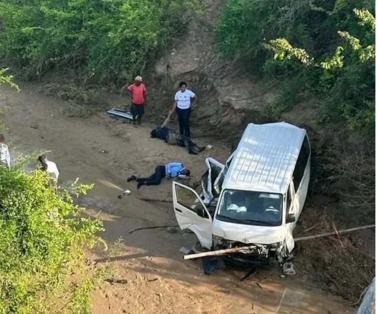 Acidente de viação faz 28 feridos em Cabo Ledo. Vítimas recebem assistência médica no Complexo hospitalar Pedro Maria Tonha Pedalé