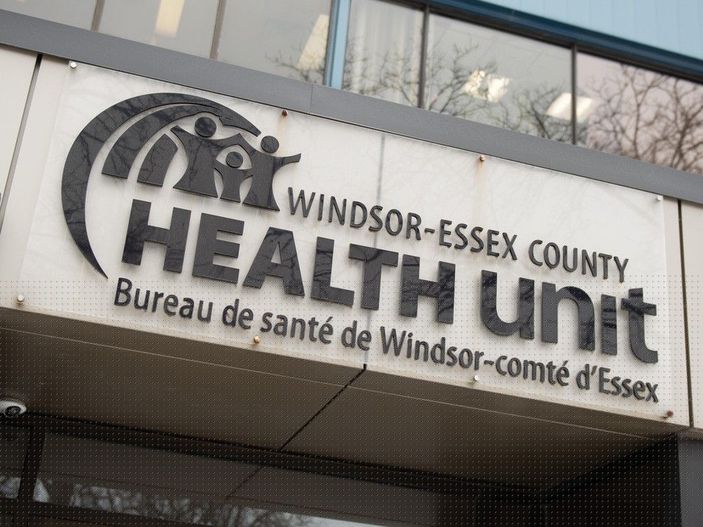 Dead crow in Windsor tests positive for West Nile virus