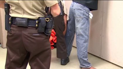 Immigration officials wants cooperation from county jails