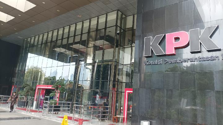 KPK Raids Jakarta Immigration Offices in Silmy Karim case
