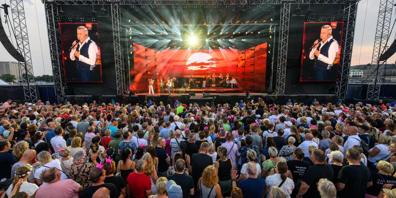 Schlager-Kult in Dresden: Roland Kaiser feiert mit 12.000 Fans und seinen Kindern