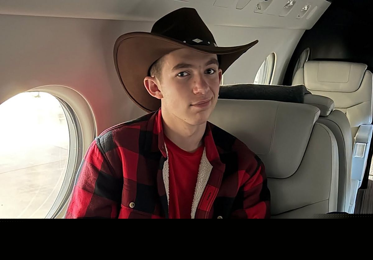 Teen fatally struck by lightning while trying to protect younger brother