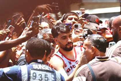Paquetá pede para treinar após chegar ao Rio e vai reforçar o Flamengo contra o Corinthians