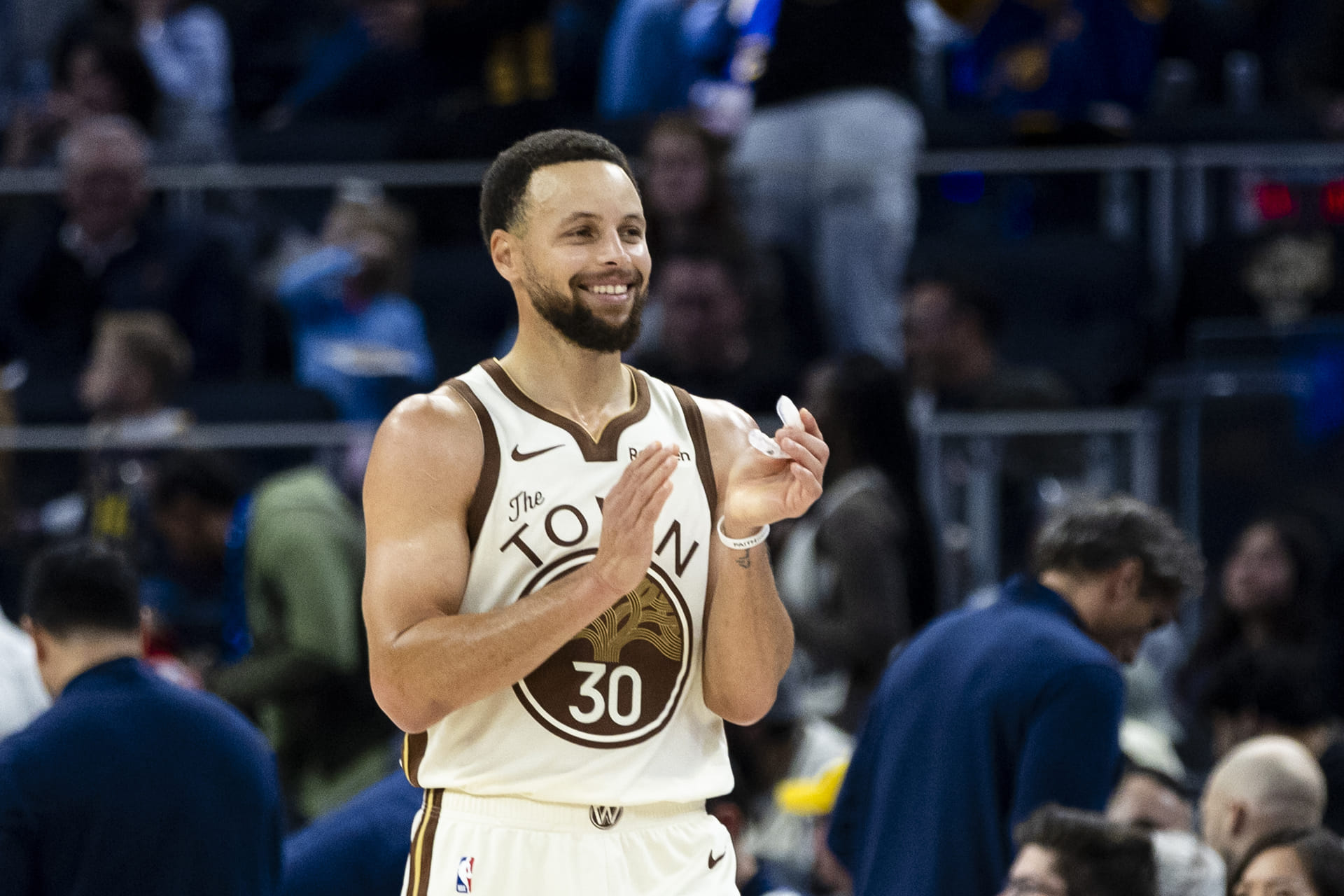 Is Steph Curry signing 10-year, $890 million deal with Nike? Debunking viral claim amid Warriors icon's sneaker free agency