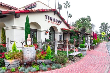 Tin Roof: The only locally owned restaurant in Manhattan Village celebrates 15 years