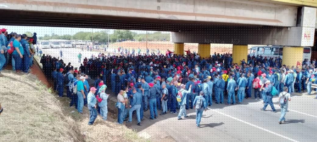 Comment on Venezuela: Metalworkers Block Highway, Protest for Better Pay by Venezuela: Metalworkers Block Highway, Protest for Better Pay – La patilla