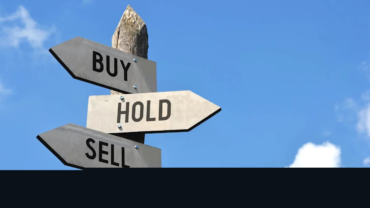 A whopping 9.8% dividend yield at a 20% discount! Is this a screaming buy?