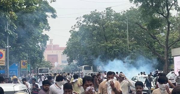 Police’s illegal force against youth exercising democratic rights unacceptable: Ex-bureaucrats
