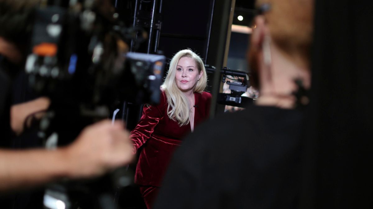 Preocupa estado de salud de Christina Applegate: salió del hospital tras cuatro meses