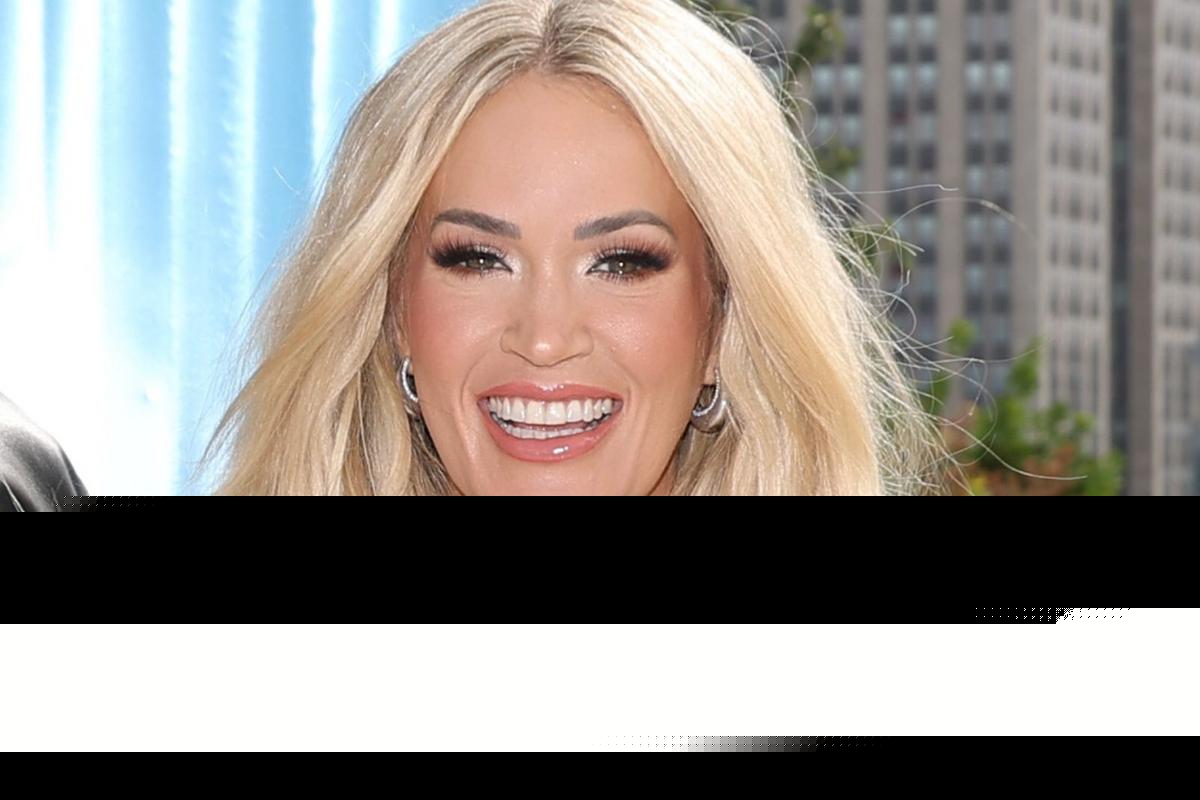 Carrie Underwood Returns to 'SNF'
