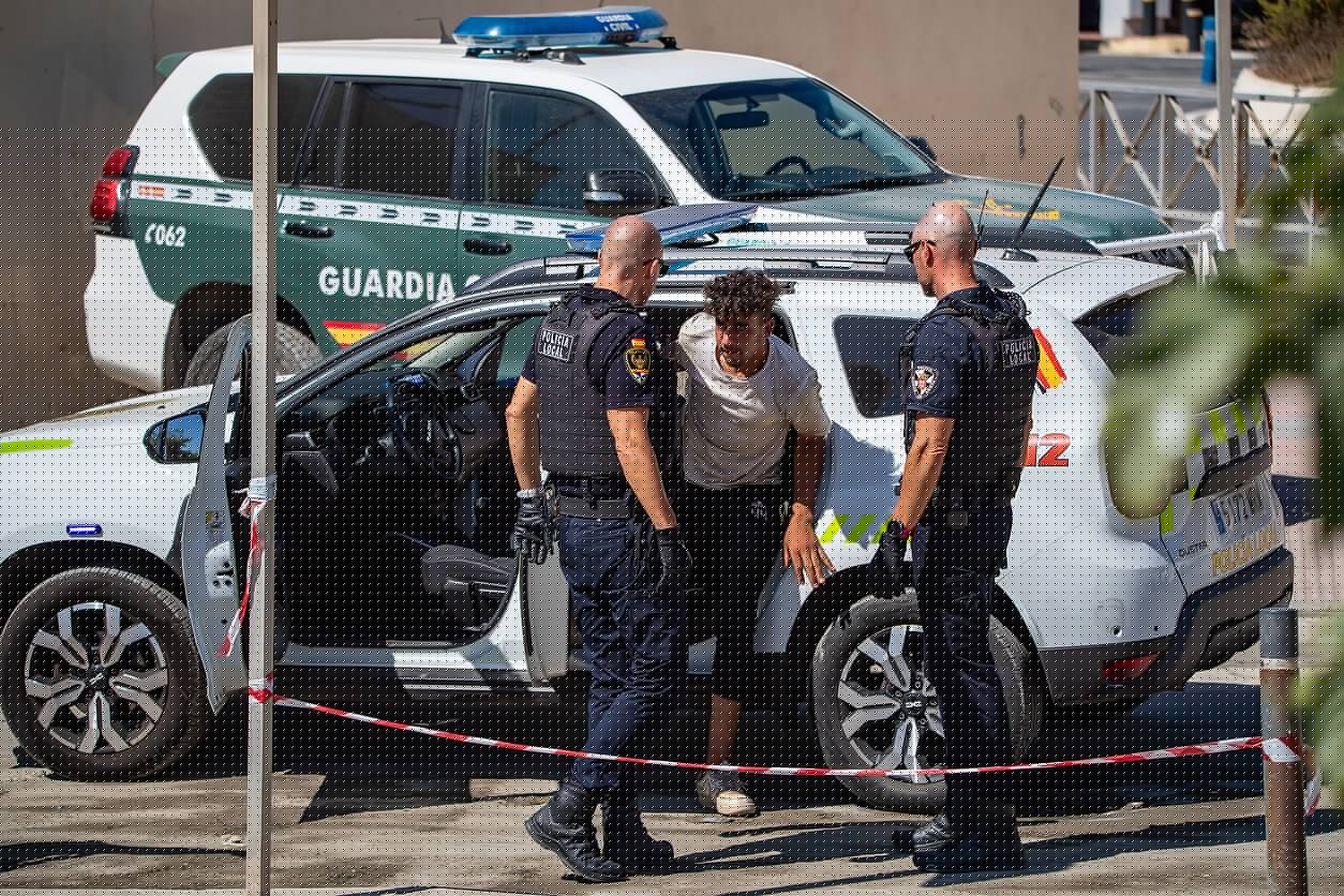 Ispanija išardė didelį neteisėto migrantų gabenimo tinklą Viduržemio jūros regione