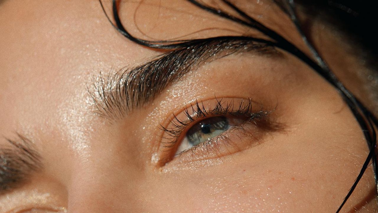 11 Best Serums for Sensitive Skin to Reduce Redness and Calm Skin