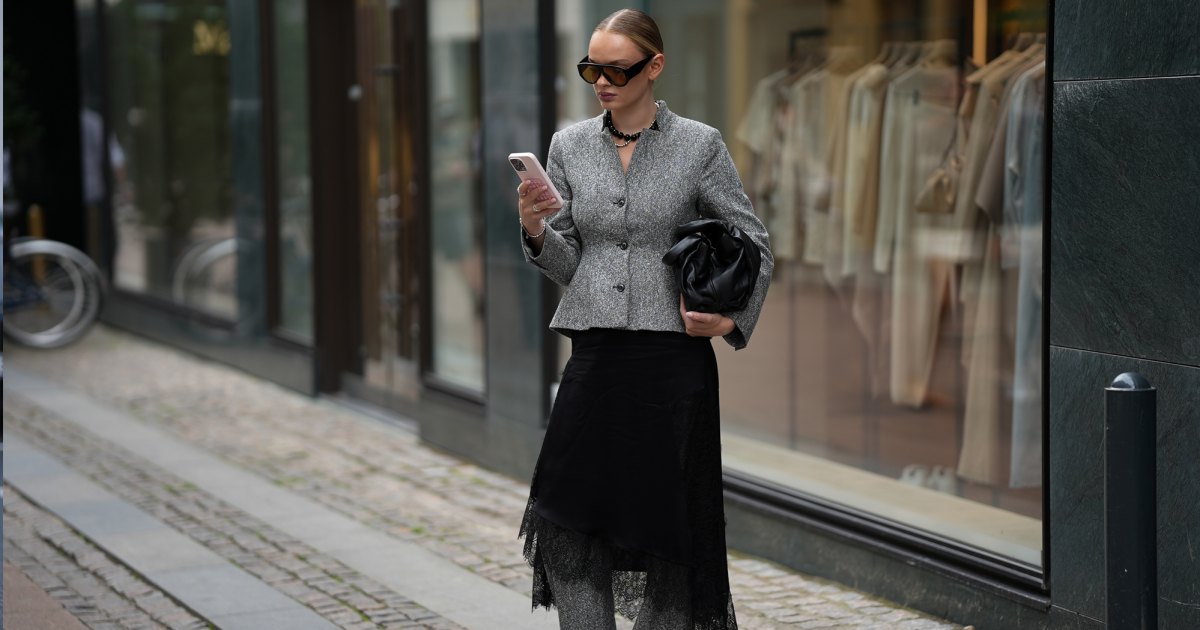 Bye, Bloat! 17 Slimming Blouses That Hide Belly Bulge