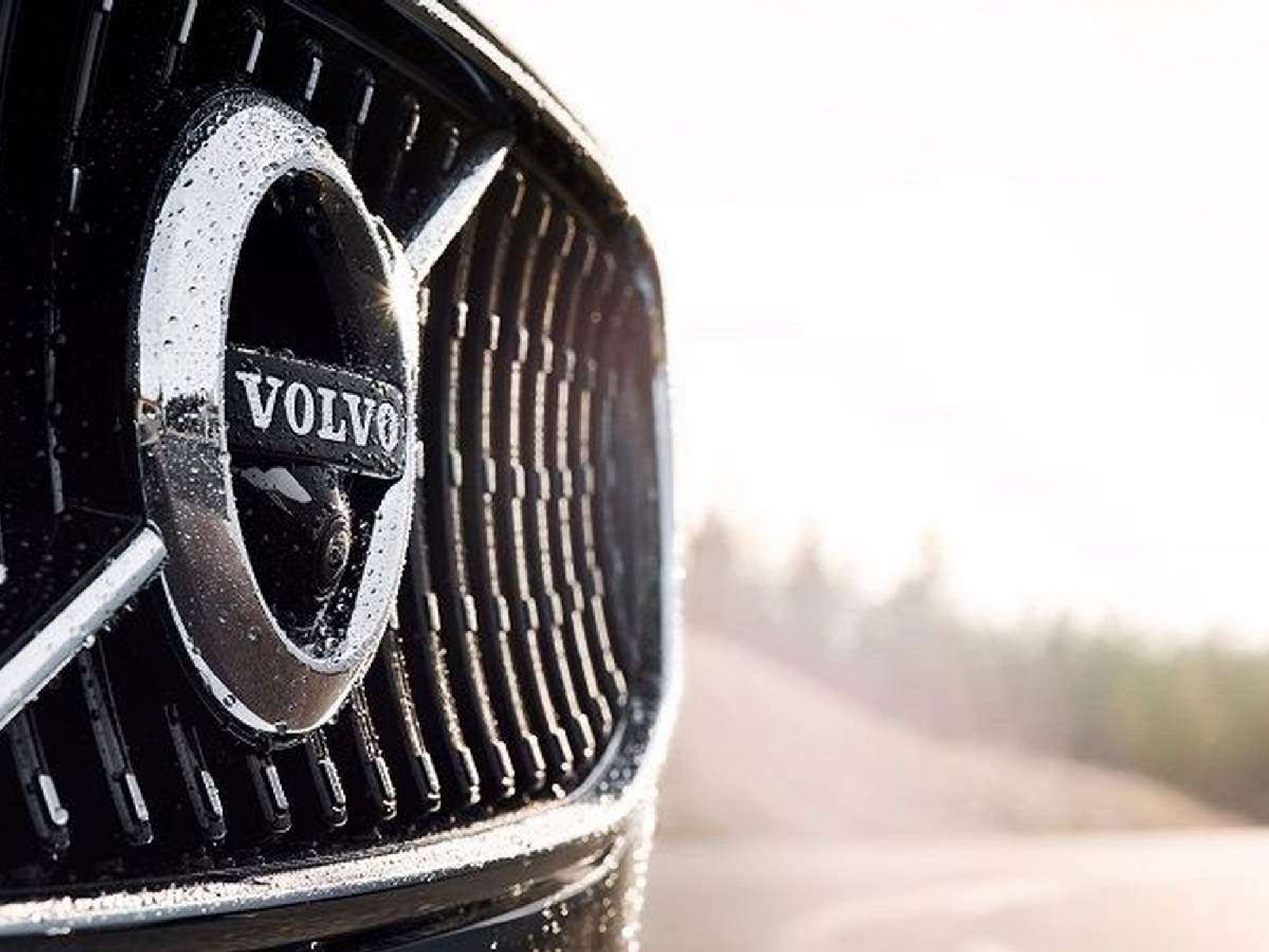 Volvo reafirmă suportul pentru Apple CarPlay și Android Auto în ciuda tendințelor industriei auto