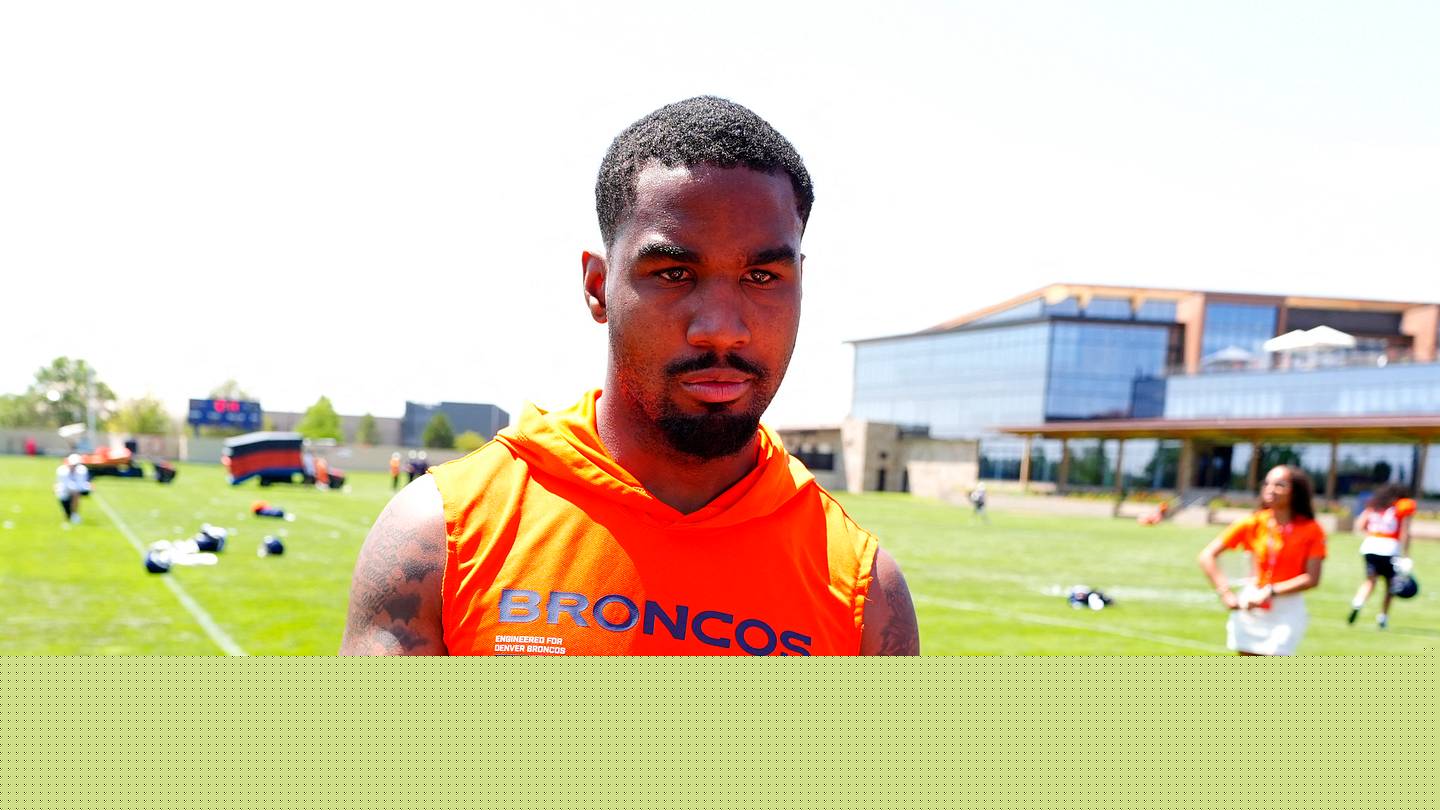 Broncos' WR Jaylen Waddle leaves camp practice on Wednesday with injury